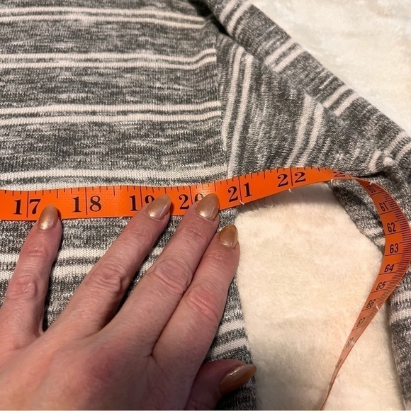 Design History grey light knit stripped top size medium - Picture 7 of 12